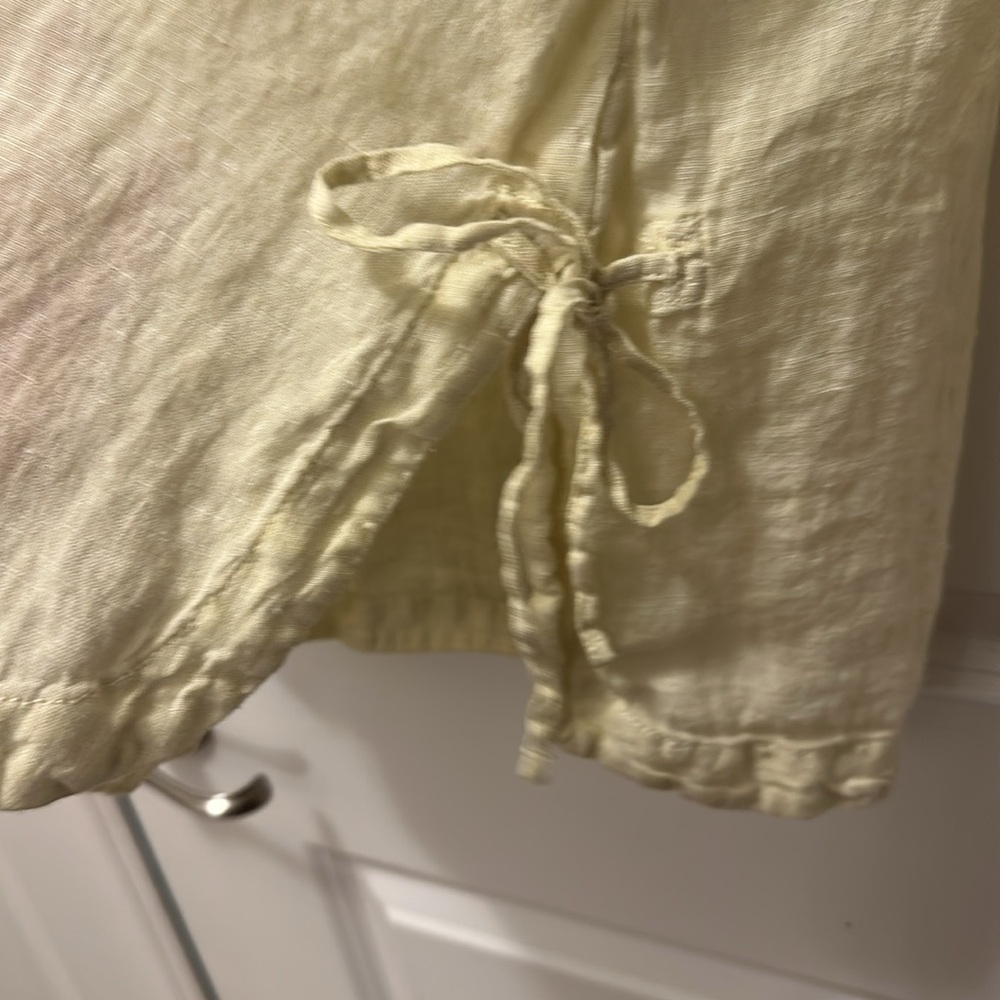 Yellow Women's Linen Top by Isaac Mizrahi size: Small - Picture 4 of 4